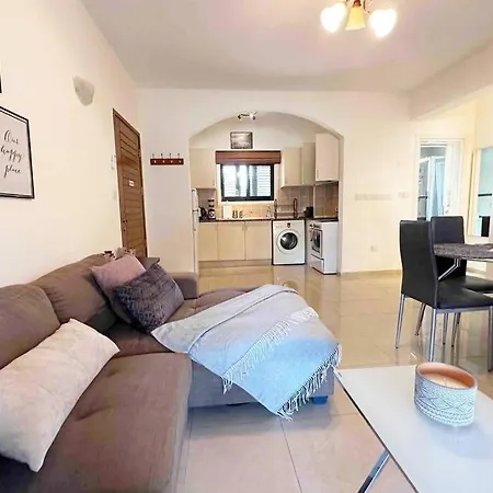 Ground With Master Bedroom And Twin Bedroom *