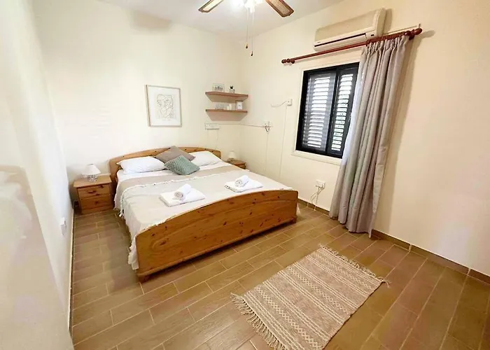 Ground With Master Bedroom And Twin Bedroom *