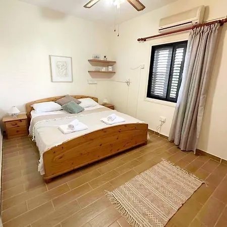 Ground With Master Bedroom And Twin Bedroom *